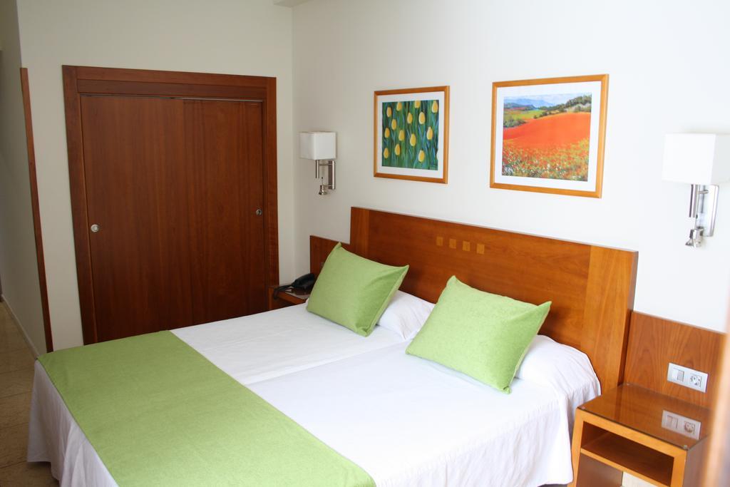 Single Room Interior,1207440154:JPEG