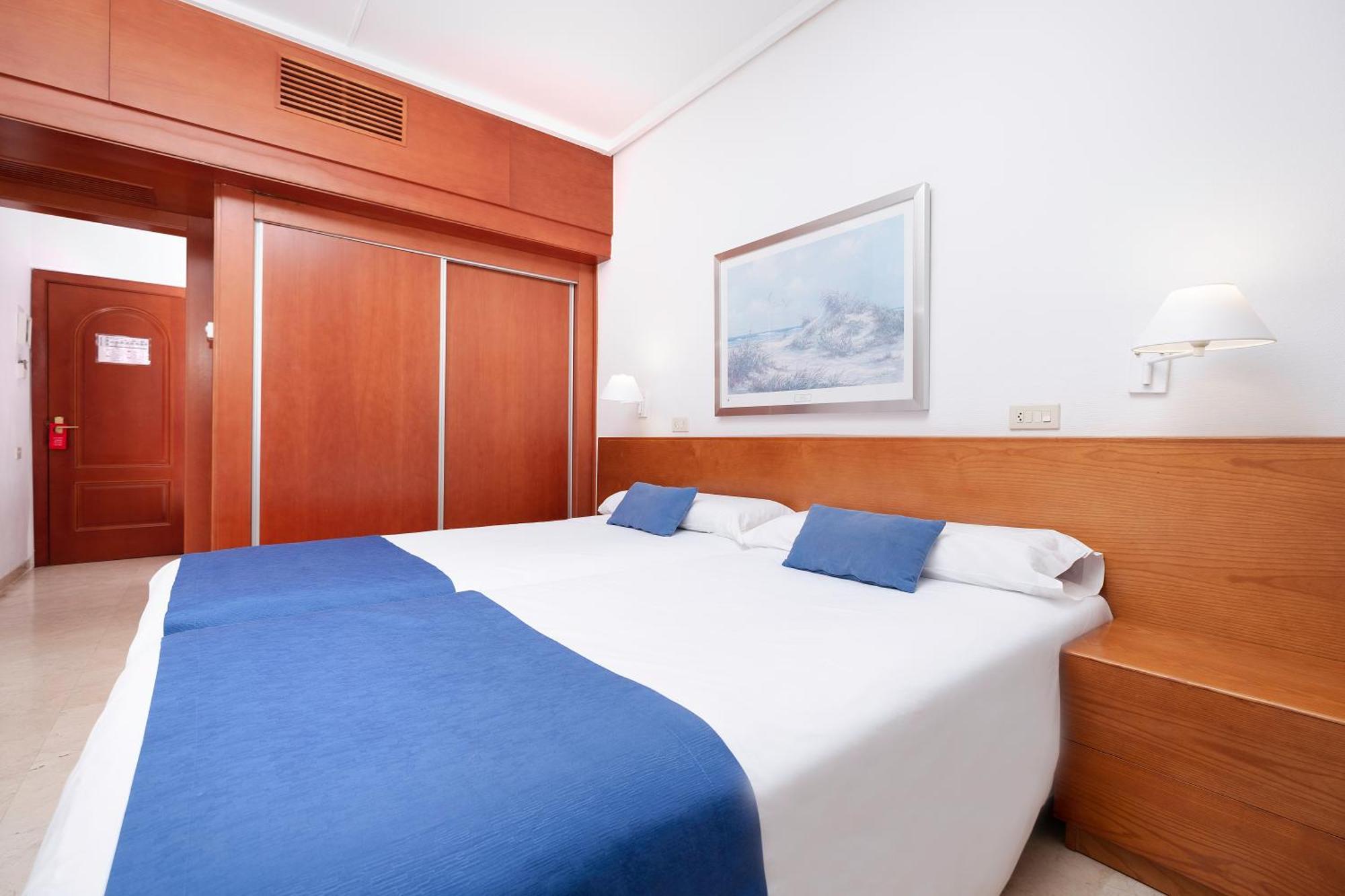 Double Room,1306655521:JPEG